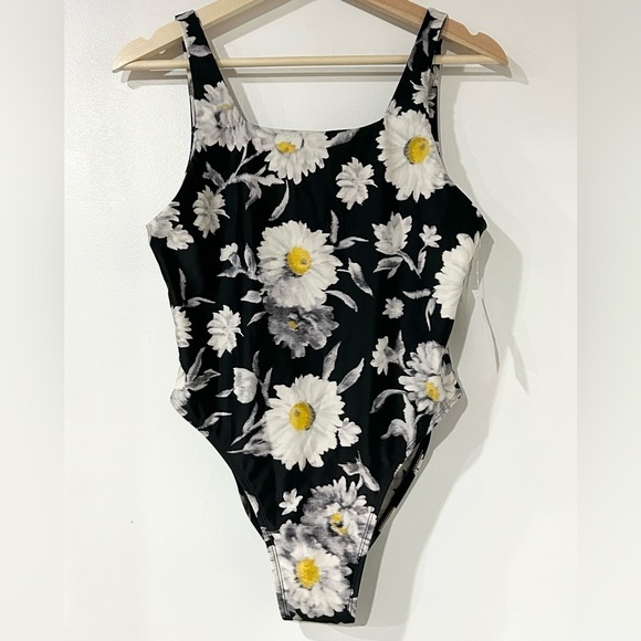NWT Ookioh Lisbon Low-Back One-Piece Swimsuit Daisy Floral Print Black M - Picture 1 of 5